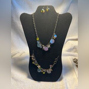 Premier Designs Tahitian Shells, Mother of Pearl, Tigers Eye Pearls Set